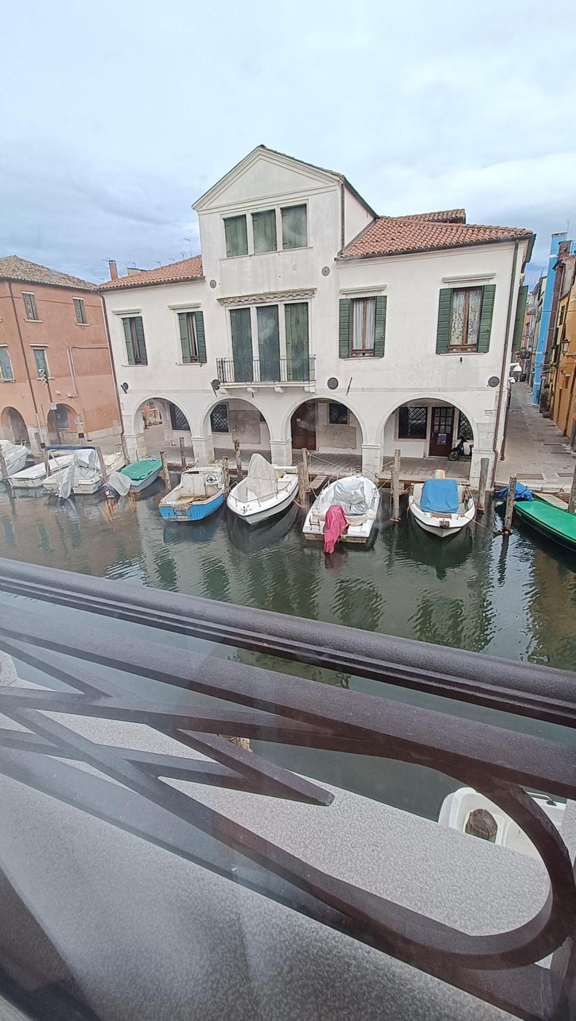 Casa Cuccagna Chioggia - Vista Canal Vena Bagian luar foto